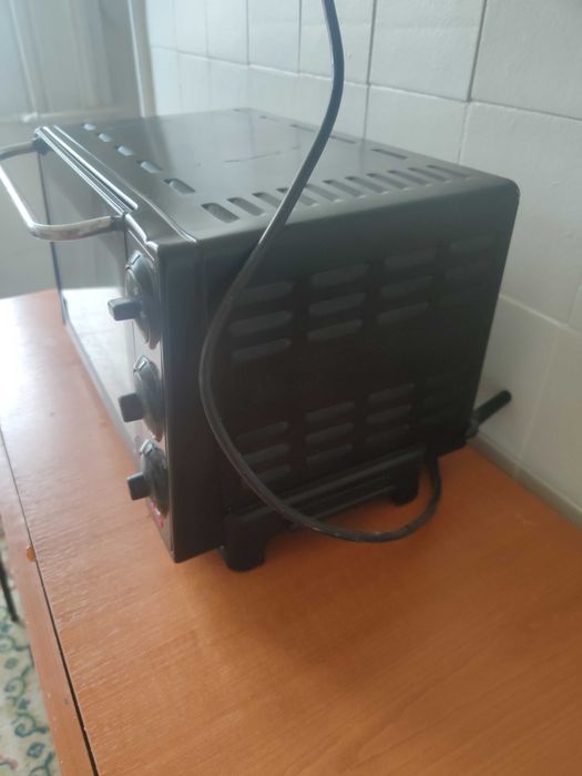 cuptor electric DeLonghi