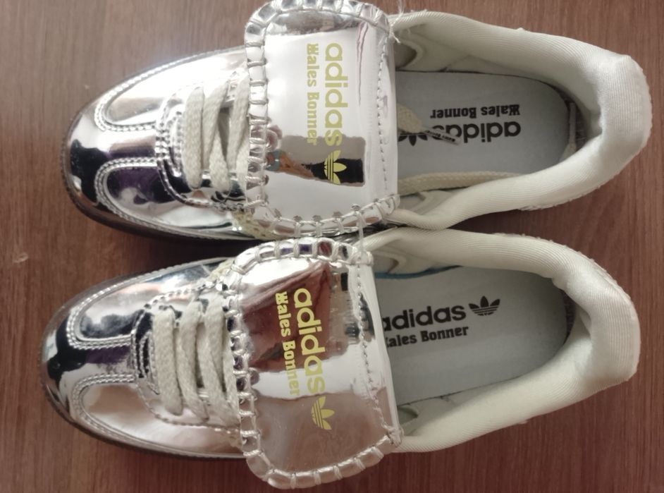 Кроссовки женские Adidas