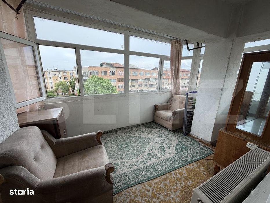 Apartament cu 3 camere, decomandat, 72 mp, zona Victoriei