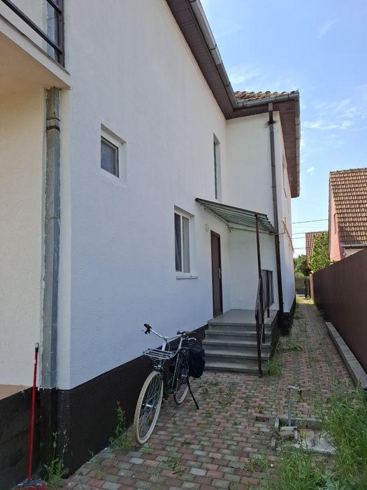 Vand casa finisata  3 camere