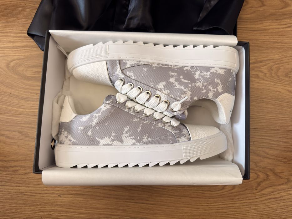 Adidasii numeris gri/albi