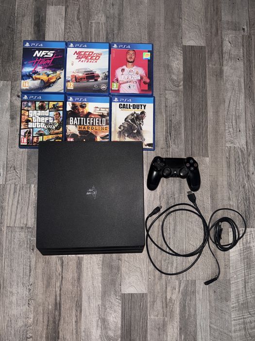 Play Station 4 PRO + 6 jocuri