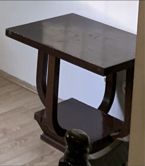 Masuta art-deco veche de 70 ani