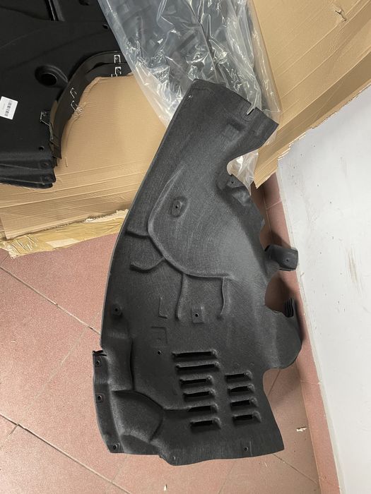 Carenaj roata scut motor Audi A8 4h D4