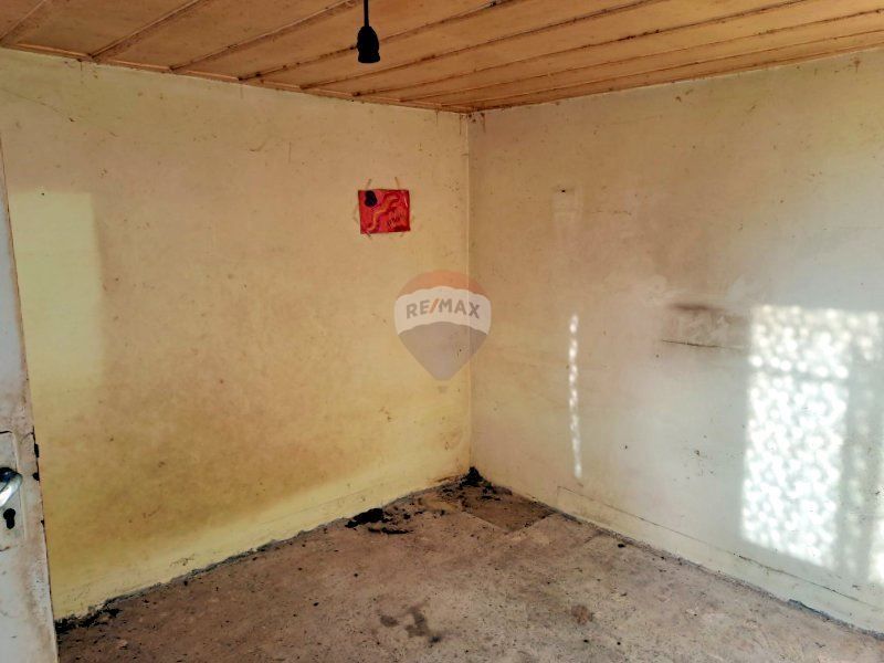 Продава се Къща в с. Светлен, Област Търговище - 120 кв.м за 184 €/кв.м - Снимка #10