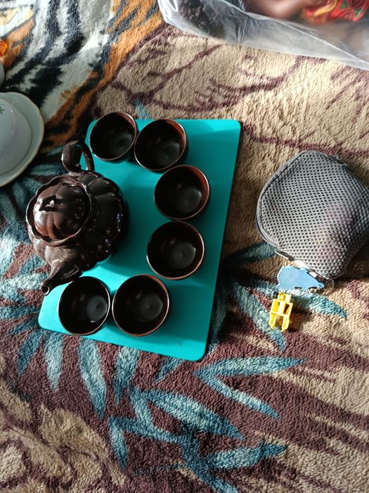 Продаю посуду немецкий сервиз и чайный сервиз