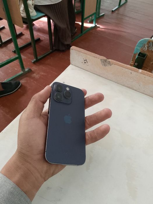 Iphone 14 pro purple