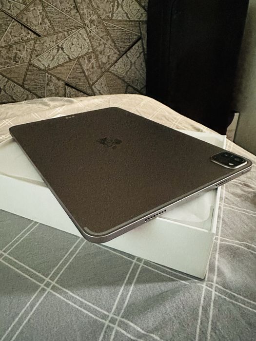 Марка планшета: Apple