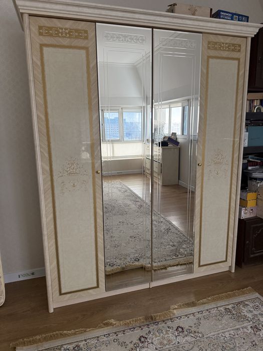 Классический спальный гарнитур: шкаф + комод