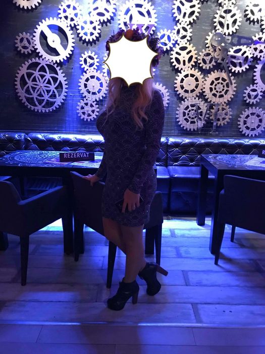 Rochie scurta elastica plina de sclipici