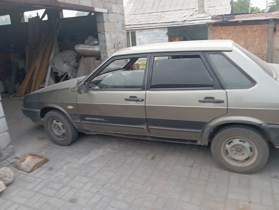 Автомобиль ваз 21099