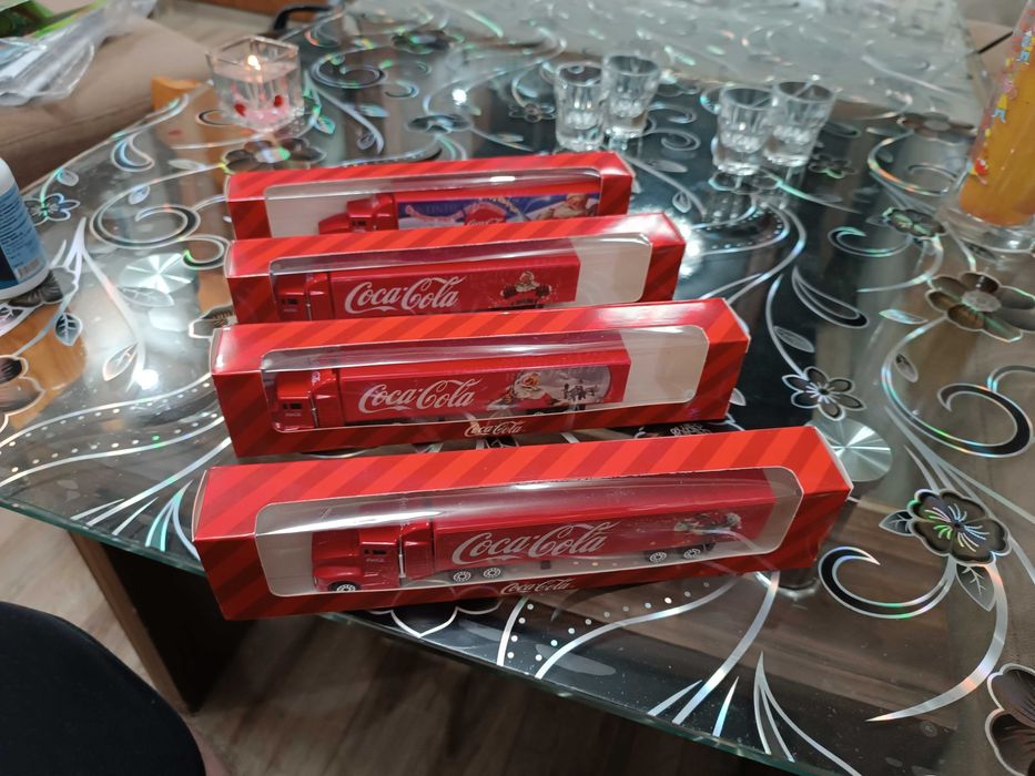 Коледни камиончета на кока кола