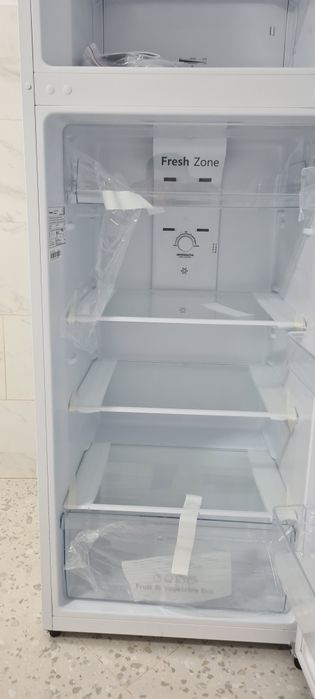 Vând frigider și aragaz nefolosite