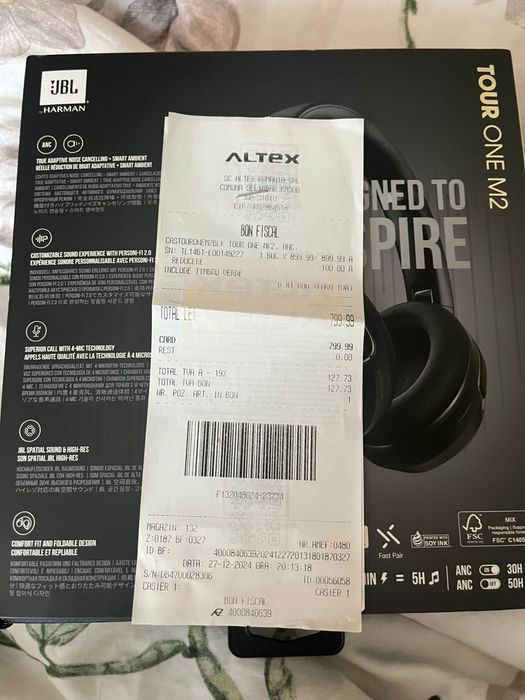 Vând căști wireless JBL Tour One M2 700 lei