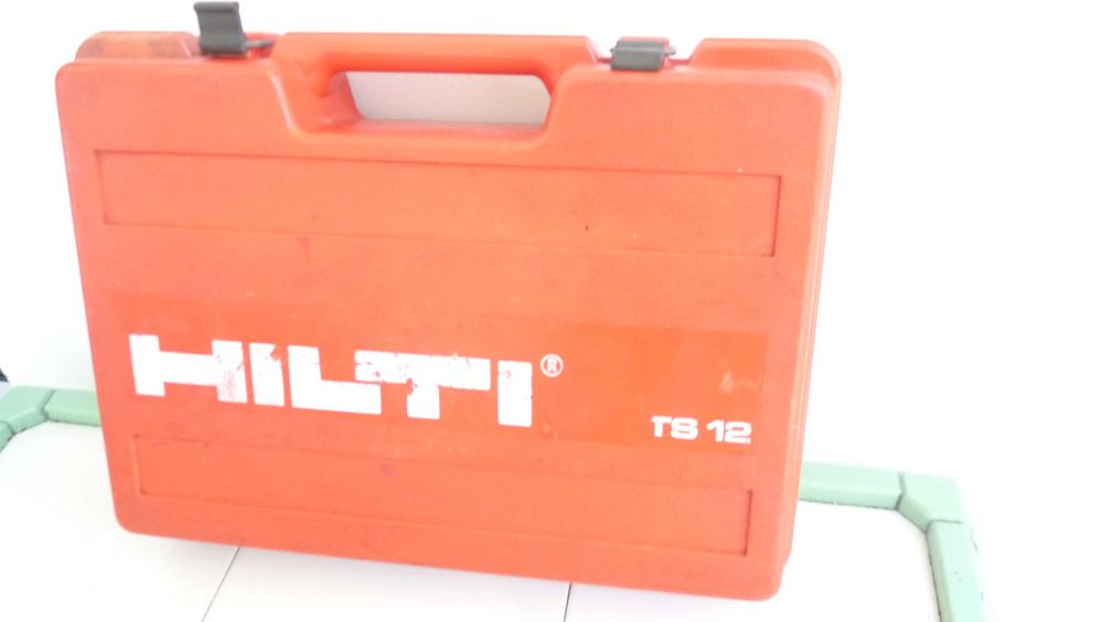 Електрически винтоверт HILTI TS12 и защитни очила на BOSCH