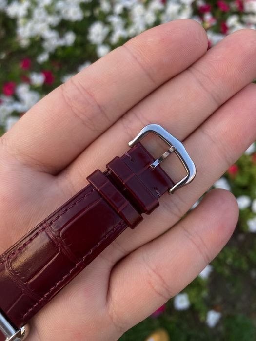 Cartier Tank Must red dial