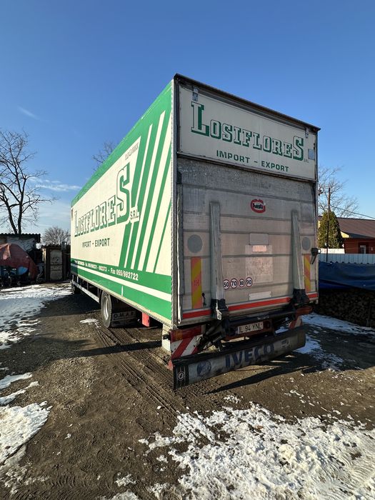 Iveco Tector 240 CP, 2002, cutie manuala cu 8 viteze.