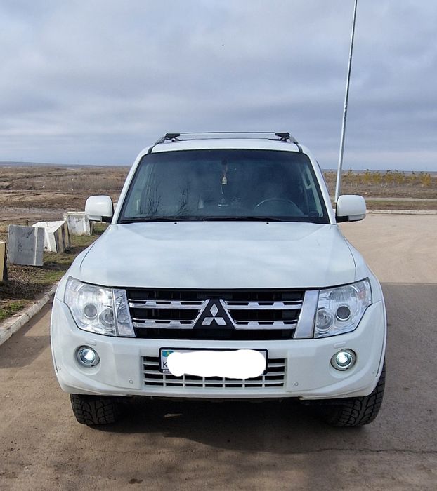 Mitsubishi pajero 4