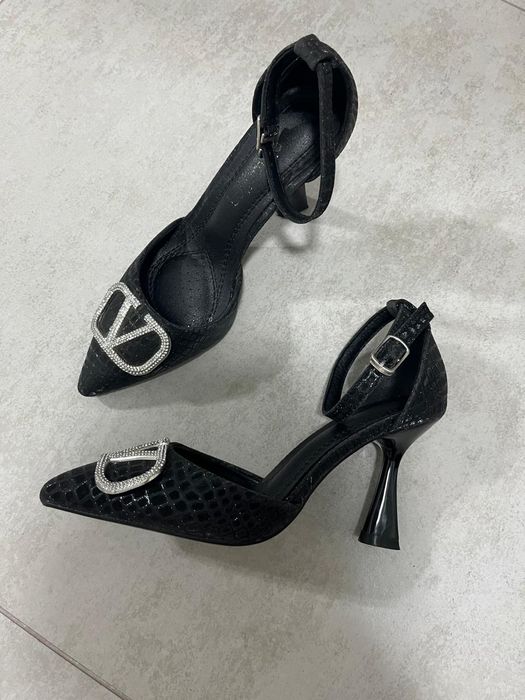 Черные вечерние туфли