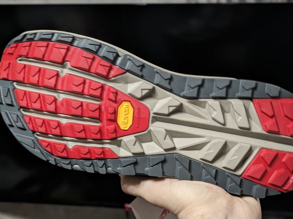 кроссовки ALTRA olympus 6