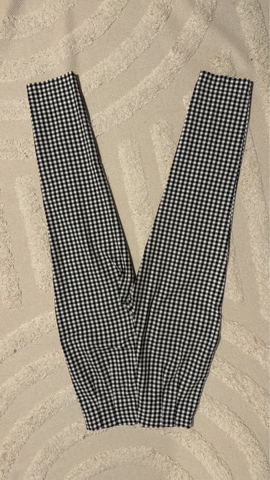 Pantaloni carouri cu talie inalta