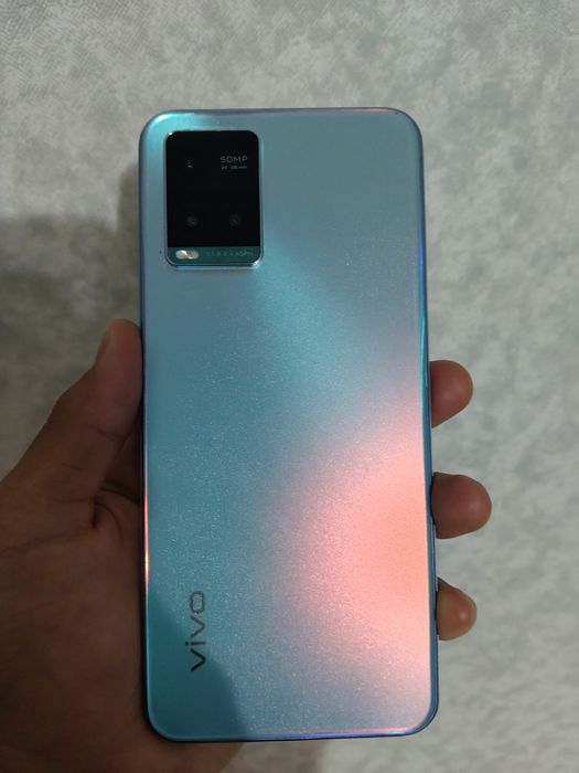 Продаю телефон vivo