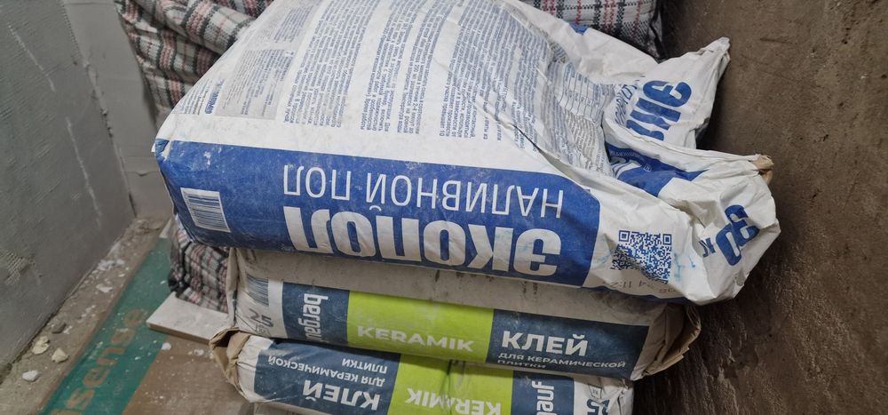 Клей для керамической плитки Bergauf