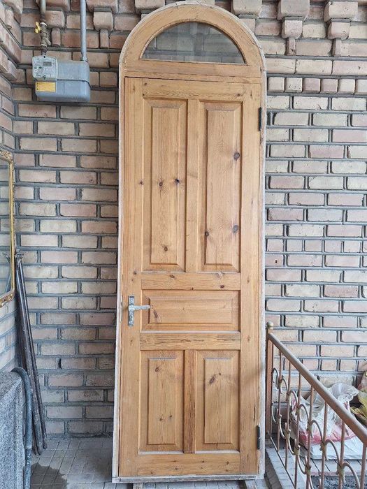 Двери из дерева с короб, замком и петлями по 150 т.с. Yog'och eshiklar