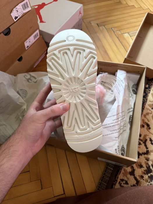 UGG Lowmel Love 25 marimea 37 si 38