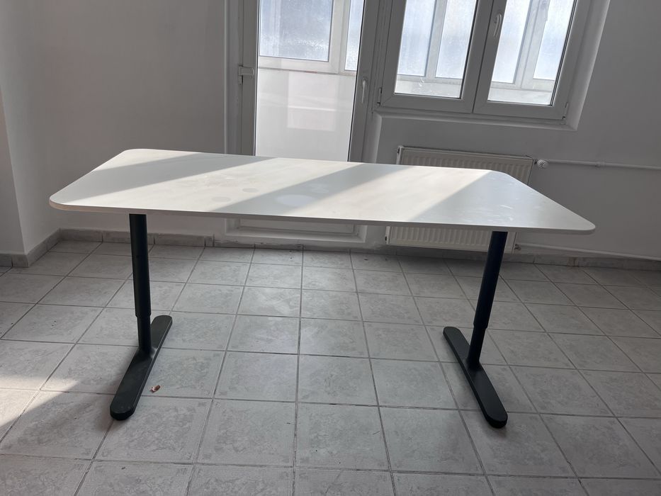 Masa de conferinte ikea 140*140 cu scaune