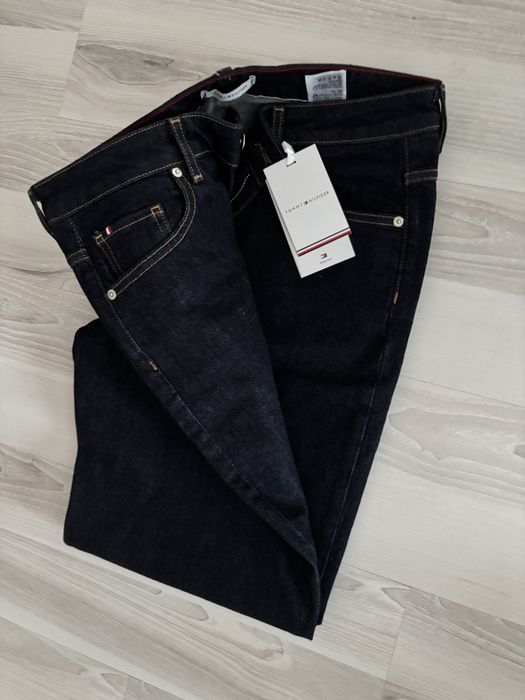 Vand blugi originali Tommy Hilfiger regular Noi cu eticheta