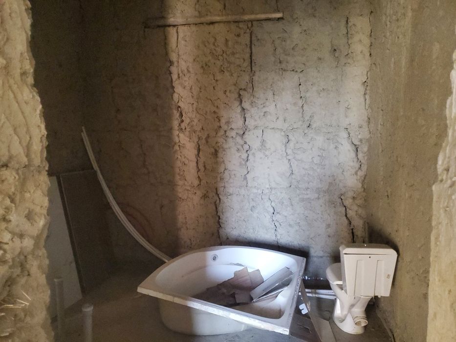 4 xonali uy sotiladi