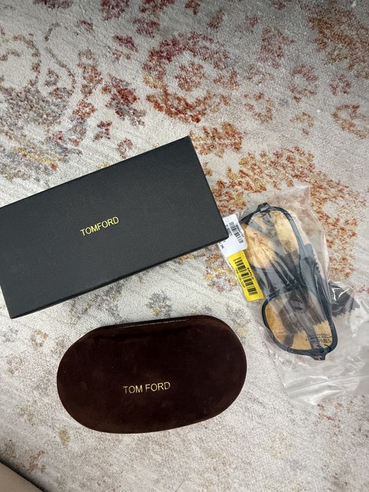 Срочно продам Очки Том Форд