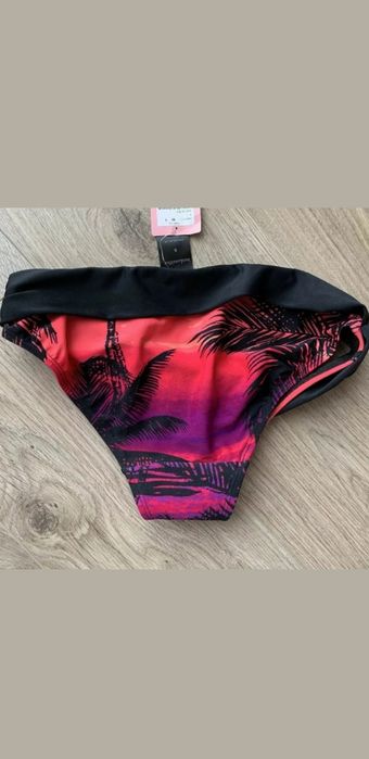 Нов бански костюм Hunkemöller