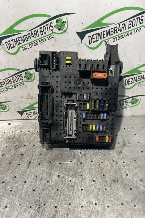 Panou sigurante motor 28080156 28080156 Volvo S80 2004