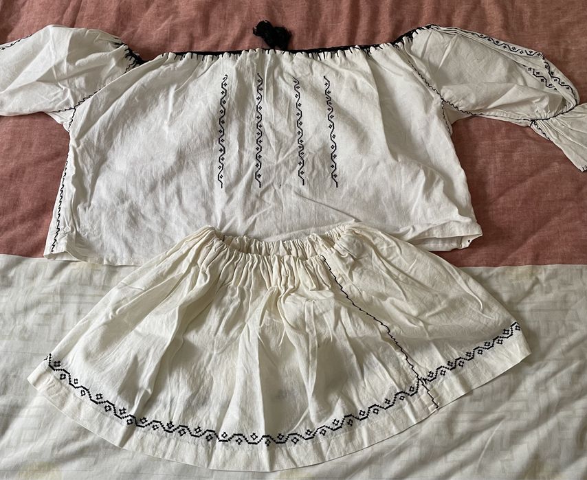 Costum popular fetite