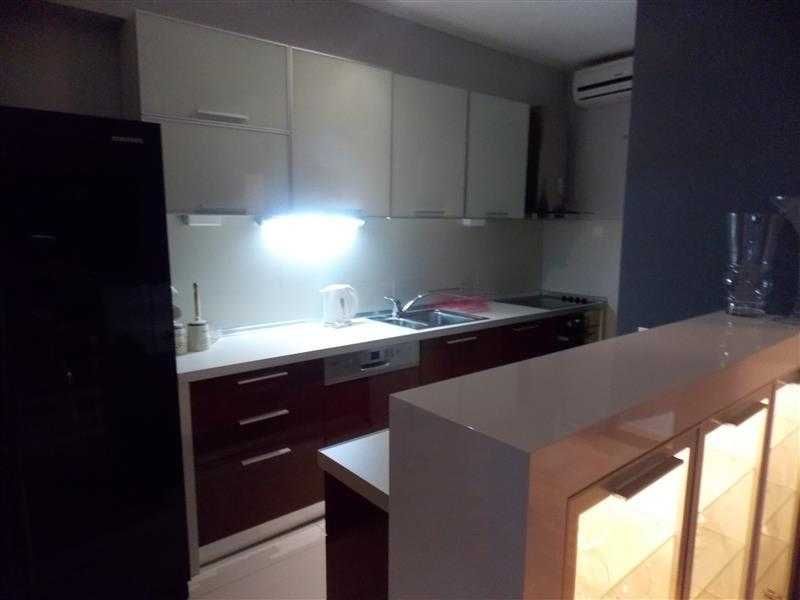 Дава се под наем Двустаен апартамент в Бургас, Лазур - 57 кв.м за 219.3 € - Снимка #2