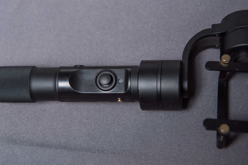 Трёхосевой стабилизатор для экшн камеры