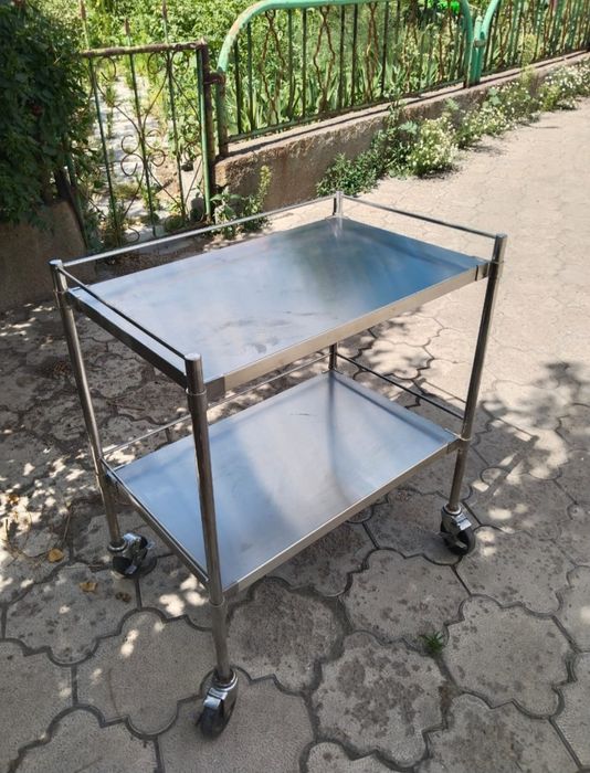 Медицинский столик.