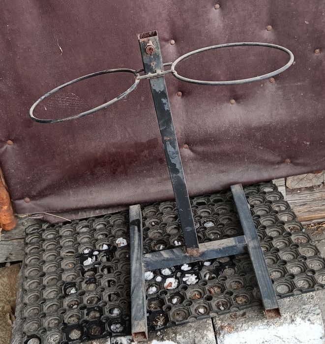 Подставка дли мисок животных