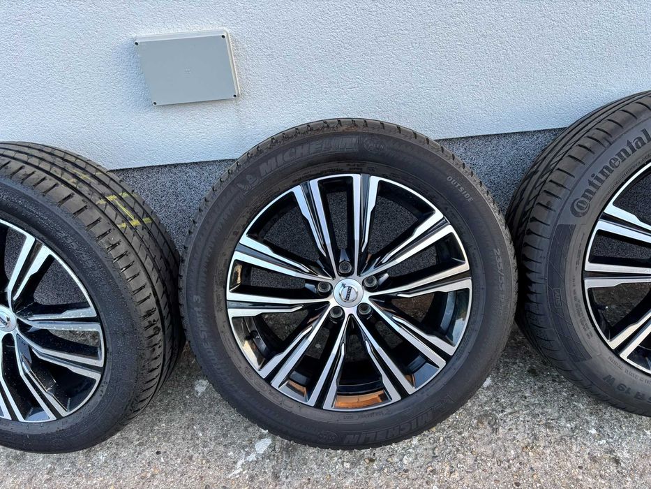 Set jante 19" originale Volvo, cu anvelope vara 235/55 R19