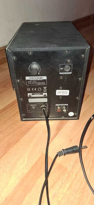 Продам сабуфер Microlab