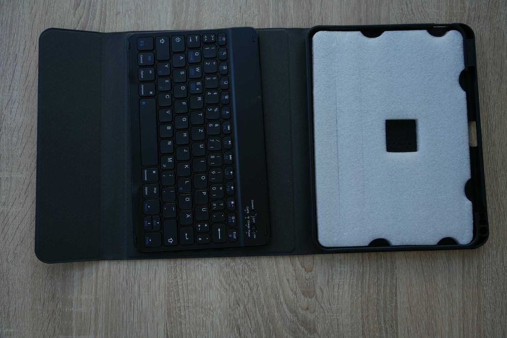 Husă cu tastatură Bluetooth pentru iPad Gen 10 10.9" (2022) și iPad A16 11" (2025) – Vobafe