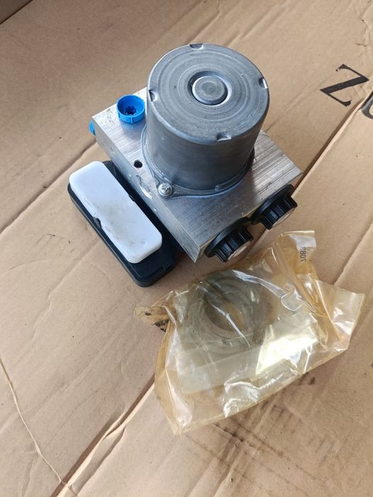 Pompa/supapă/distribuitor ABS IVECO  5802380021
