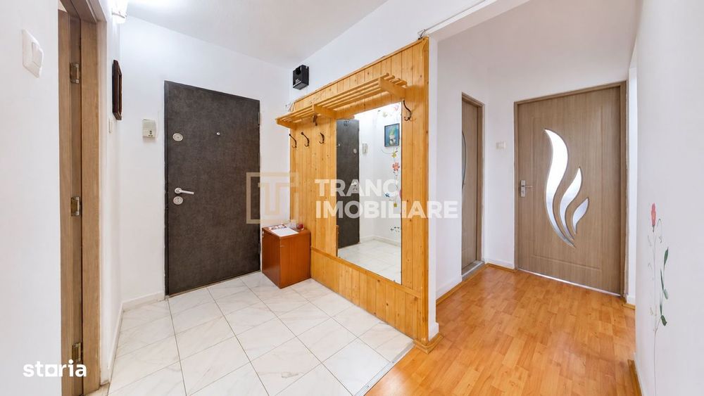 Apartament cu 3 camere de vânzare / Luminos și spațios
