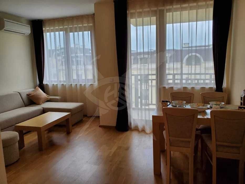 Дава се под наем Едностаен апартамент в к.к. Св.Св. Константин и Елена - 53 кв.м за 600 € - Снимка #1