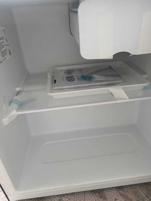 MIDEA мини холодильник