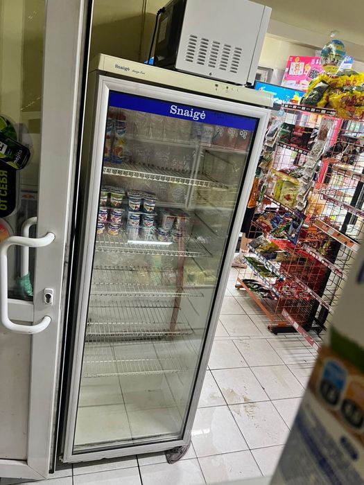 Продается холодильник, требует ремонта