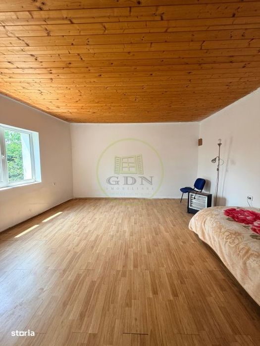 Casa cu teren de 1.651 mp si iesire directa la lac | Feldioara, Brasov