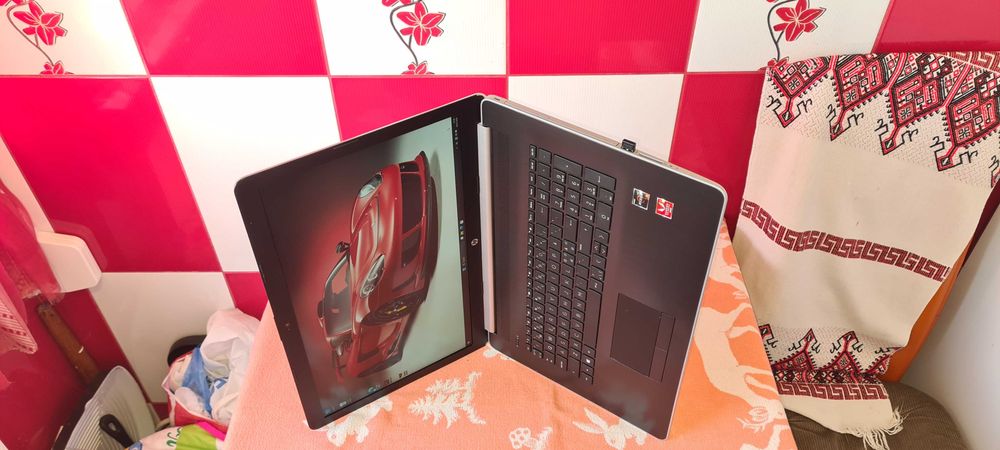 RYZEN 5 de 17 inch= 8 gb ddr 4 = 950 lei